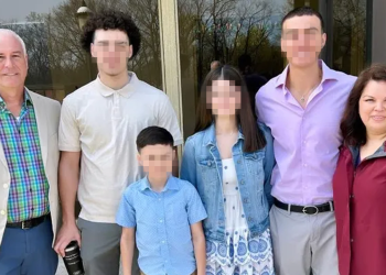 College student’s parents killed, siblings injured in crash on school drop-off trip