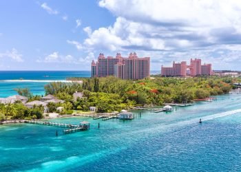 American tourist attacked by shark in vacation hot spot