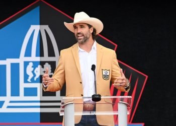 Hall of Famer Jared Allen puts family above football success in heartfelt Canton speech