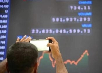 PSX extends record run on corporate earnings optimism