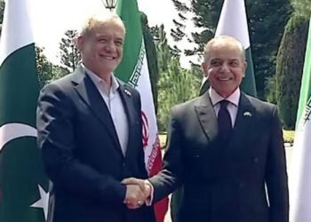 Iranian president receives guard of honour at PM House ahead of delegation-level talks