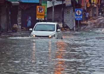 Monsoon deaths top 300 as alert issued for more rains across country