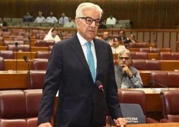 Govt ensuring safe, smooth travel for pilgrims to Iraq, Iran: Khawaja Asif