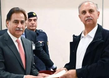 Backchannel efforts brighten prospects for govt-PTI talks