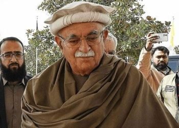 Imran Khan nominates Mahmood Achakzai as NA opposition leader