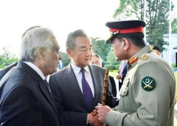 Chinese FM, COAS discuss security, counter-terrorism in Islamabad