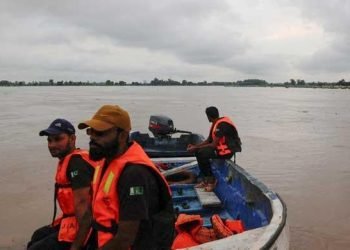 Ravi braces for flood peak tonight as India alerts Pakistan about fresh surges in Punjab rivers