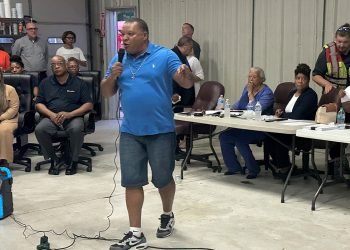 Rural town to turn closed prison into ICE detention facility despite resident pushback