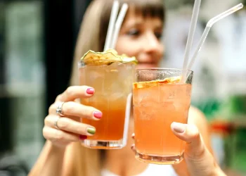 Woman goes blind after drinking tainted cocktail, warns tourists that ‘a shot can kill you’