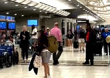 Woman kicks Southwest employee, punches computer monitors in violent airport meltdown