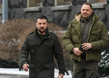 Zelenskyy’s top aide Andriy Yermak faces criticism and some praise as war with Russia drags on