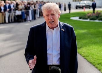 Trump to meet with top congressional leaders as a government shutdown looms