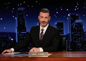 Jimmy Kimmel seeks to smooth tensions and takes aim at Trump in first show since ABC suspension