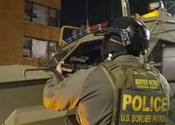 Hundreds of federal agents in Chicago carry out operation targeting suspected Tren de Aragua gang members