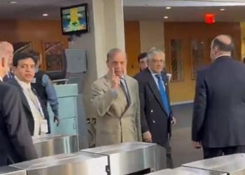 PM gives befitting response to Indian reporter