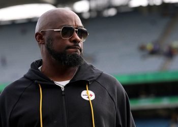 NFL fans scrutinize Steelers’ Mike Tomlin’s coaching decisions as team hangs on for win