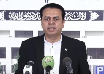 Minister apologises for press club assault, assures implementation of journalists’ demands