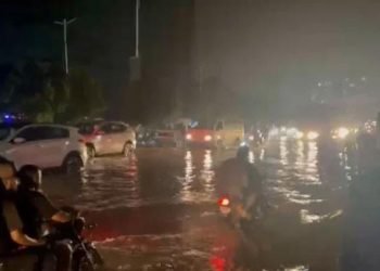 Overnight rain brings relief to Karachi after hot weather