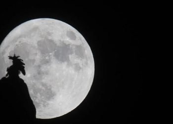 Supermoon lights up night sky over Pakistan