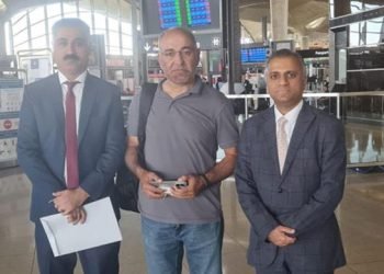 Ex-senator Mushtaq Ahmad departs for Pakistan after release from Israeli custody