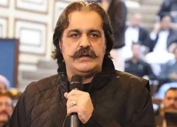 Immediate or pending: When does a CM truly step down?