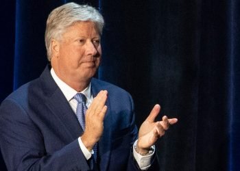 Texas megachurch founder to spend 6 months in jail for sexually abusing girl